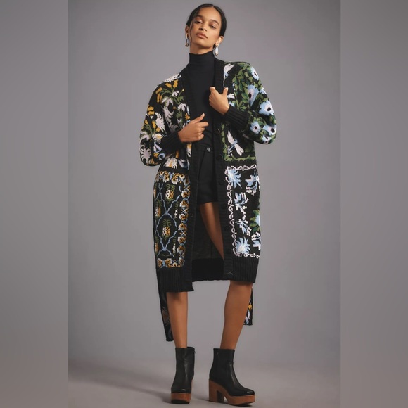 FARM Rio Multicolor Floral Cardigan - Picture 2 of 13